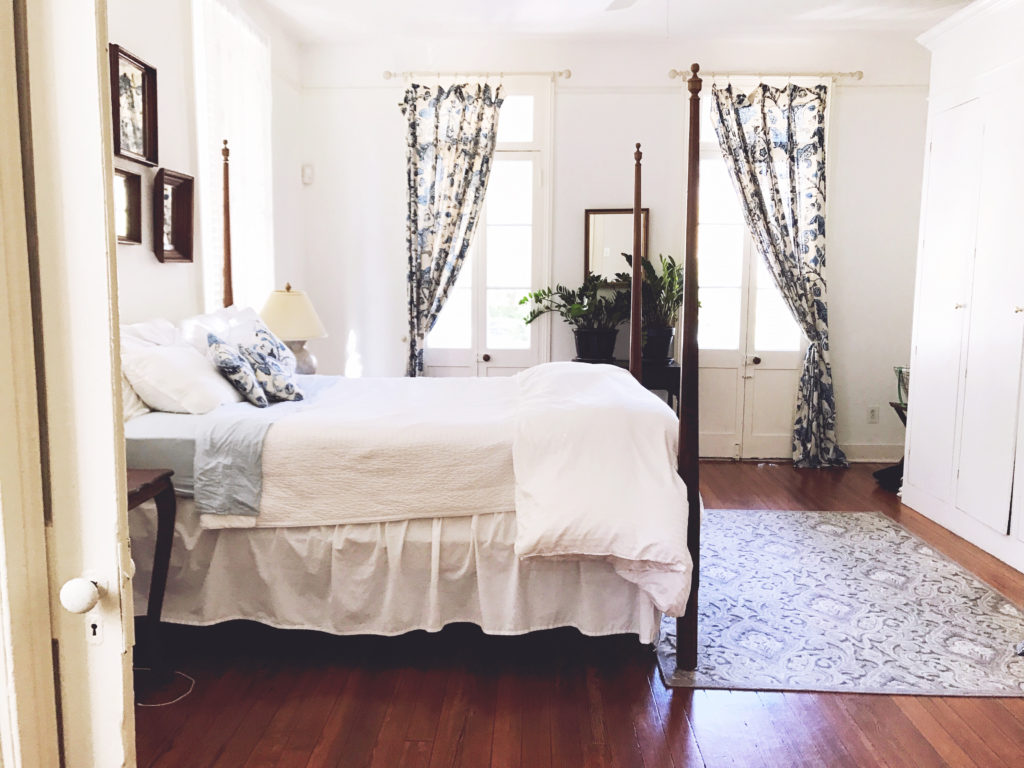 Charleston airbnb bedroom